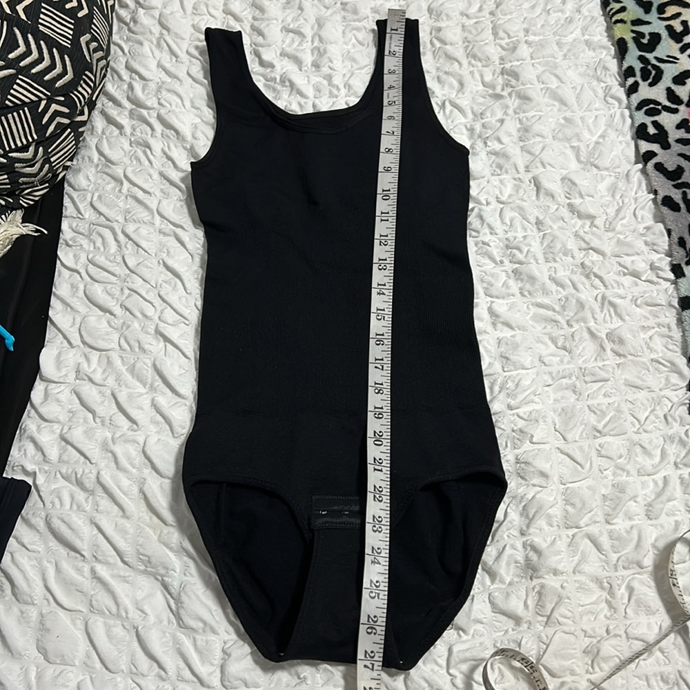 bathing suit - Picture 3 of 11